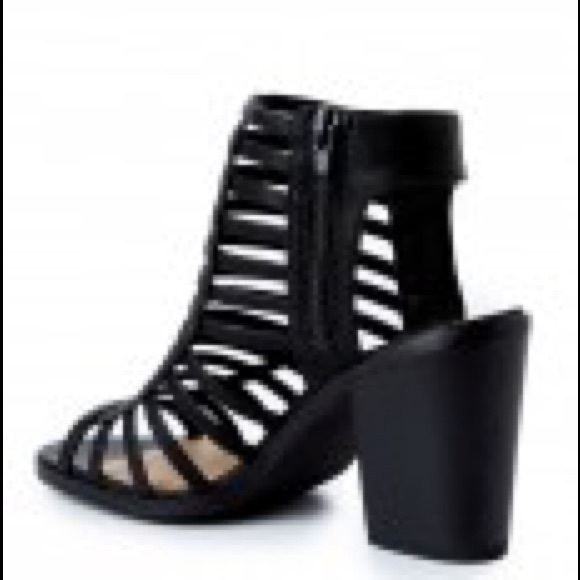 NIB Black Caged Block Heels Sz 7 - Picture 2 of 4